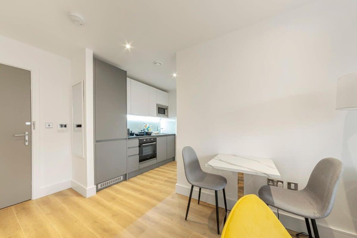 Modern And Stylish 1 Bed Apartment In East Grinstead Εξωτερικό φωτογραφία